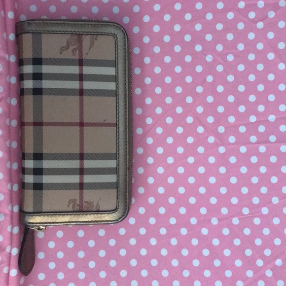 Burberry checkbook wallet tan with horses - Picture 2 of 6